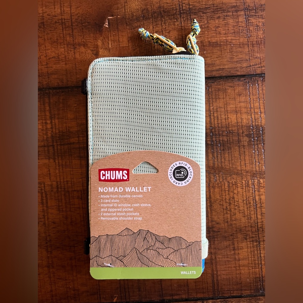 Chums Nomad Wallet in Teal with RFID blocking card